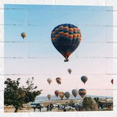 Muursticker - Veel Luchtballonnen in Licht Roze met Blauwe Lucht - 50x50 cm Foto op Muursticker