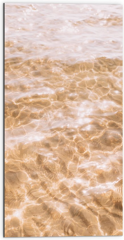 WallClassics - Dibond - Licht Weerkaatsend op het Water - 50x100 cm Foto op Aluminium (Wanddecoratie van metaal)