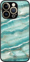 Casimoda® hoesje - Geschikt voor iPhone 14 Pro Max - Marmer Azuurblauw - Luxe Hard Case Zwart - Backcover telefoonhoesje - Blauw