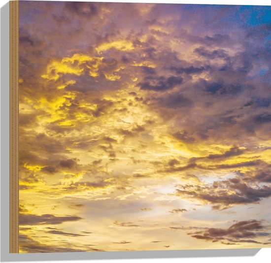 Hout - Oranjekleurige Wolken door Zonsondergang - 50x50 cm - 9 mm dik - Foto op Hout (Met Ophangsysteem)