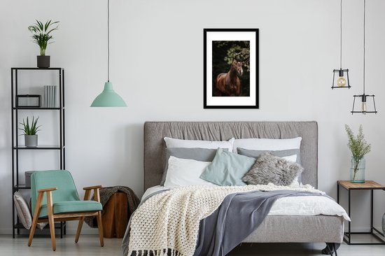 Image encadrée - Tableau portrait cheval brun cadre photo noir avec passe partout blanc 40x60 40x60 cm - Affiche encadrée (Décoration murale salon / chambre)