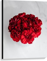 Canvas - Boeket Rode Bloemen op Witte Achtergrond - 75x100 cm Foto op Canvas Schilderij (Wanddecoratie op Canvas)