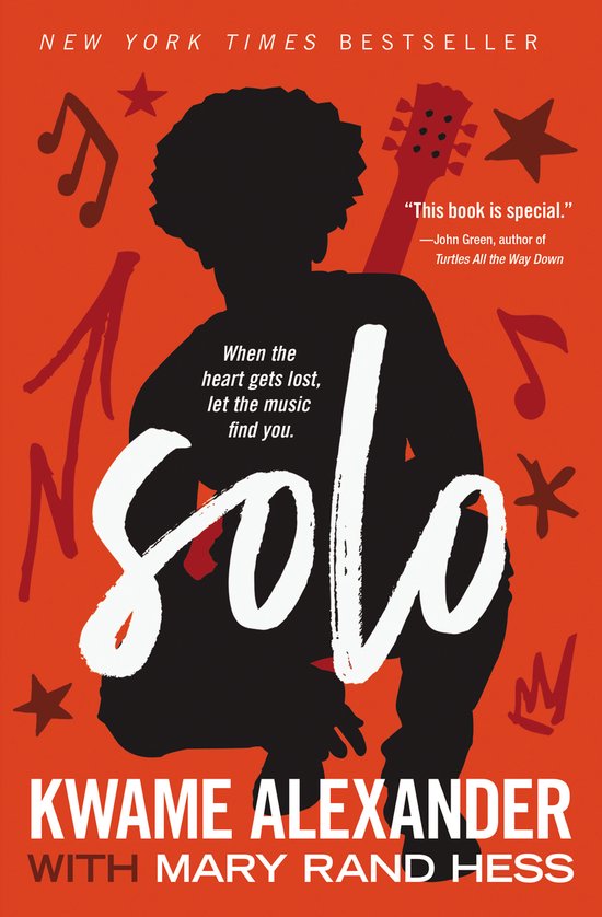 Couverture de livre avec le titre 'Solo' en grandes lettres blanches. Silhouette noire d'un garçon avec une guitare sur le dos, sur fond orange avec des notes de musique et des étoiles. 'New York Times Bestseller'.
