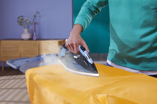 Philips Stoomstrijkijzer DST7020/20 - Zelfreinigend - Verticaal Strijken Mogelijk - Snel Warm - Druppelstop - Blauw
