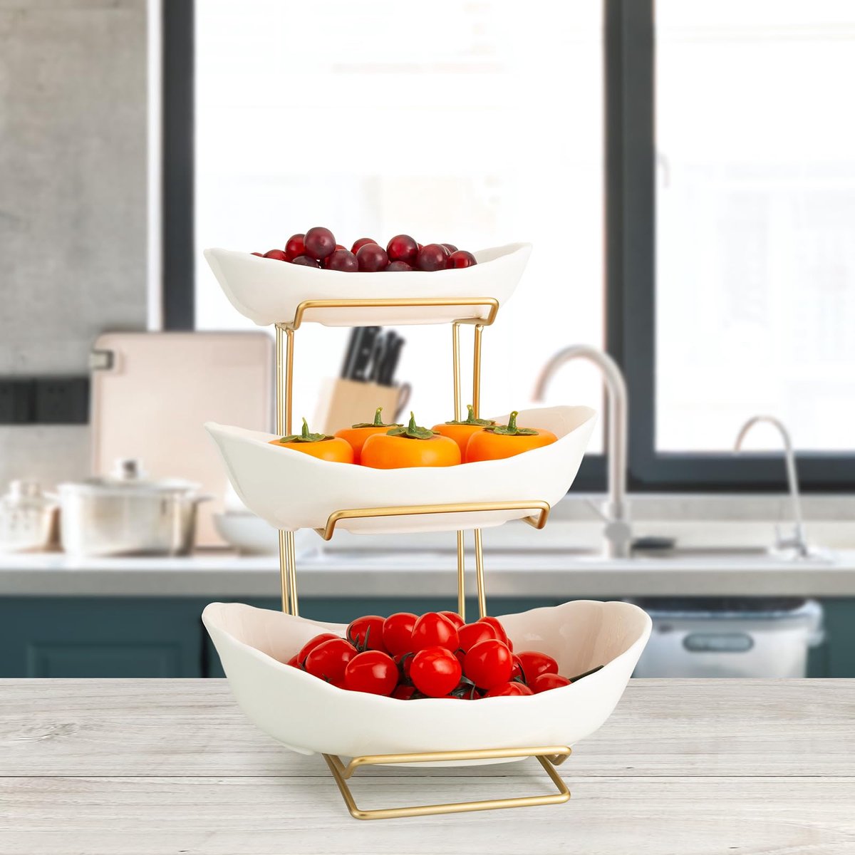 Witte Gouden Fruitschaal voor Keuken, 3-laags Keramische Fruitschaal met Metalen Standaard, Gelaagde Fruitmand, Fruitstandaard voor Salade, Snacks, Brood, Snoep, Groente Opslag (Wit)
