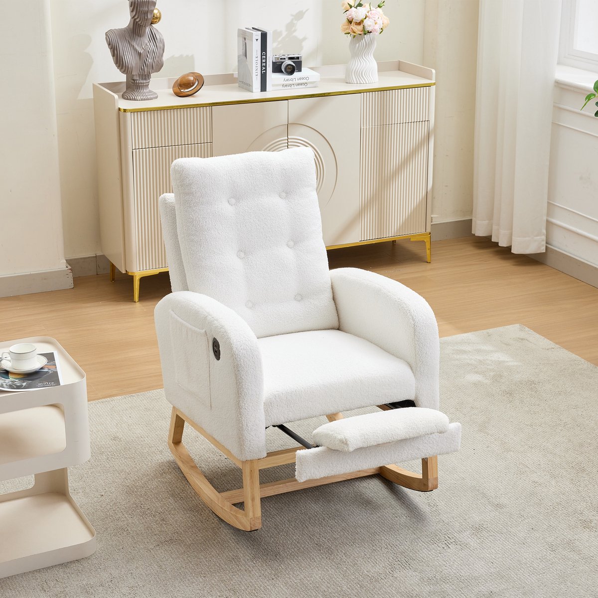 HAUSS SPOLE Schommelstoel - Relaxfauteuil Met Verstelbare Voetensteun En USB Oplaadpoort - Voor Woonkamer En Slaapkamer - Teddy Wit
