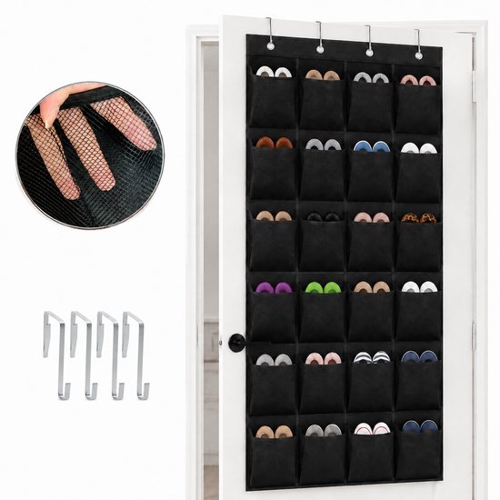 Zwarte hangende schoenenorganizer met 24 vakken, vol met diverse schoenen en 4 zilveren haken.