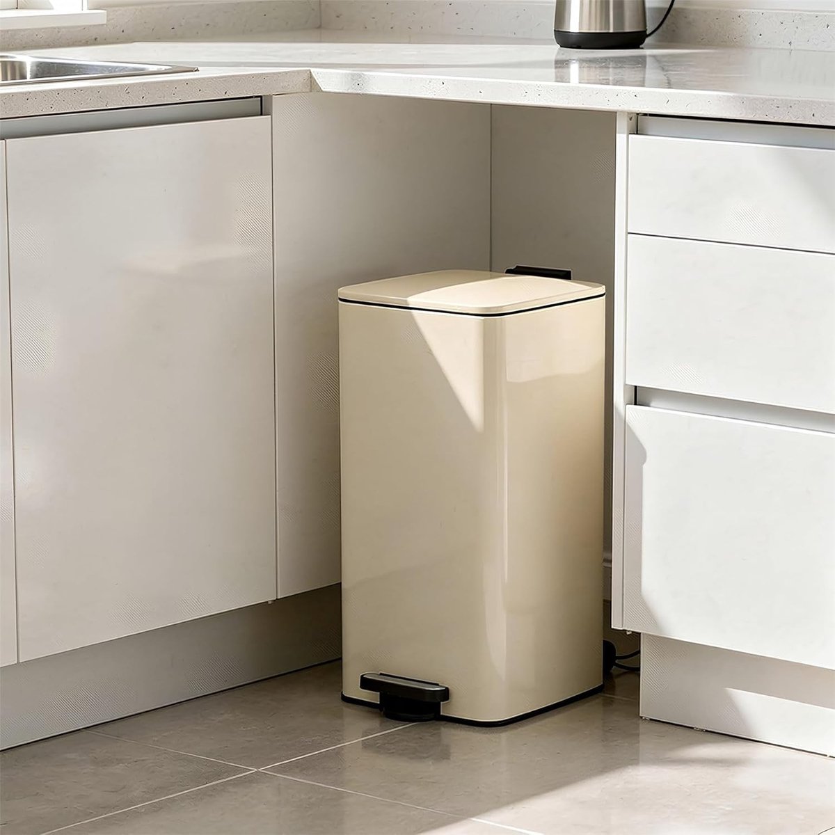 Vierkante Pedaalemmer - Beige - 30 Liter - Roestvrijstalen Afwerking - Voor Keuken en Bijkeuken