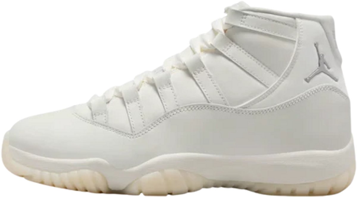 Jordan 11 Retro Pearl (Women's)