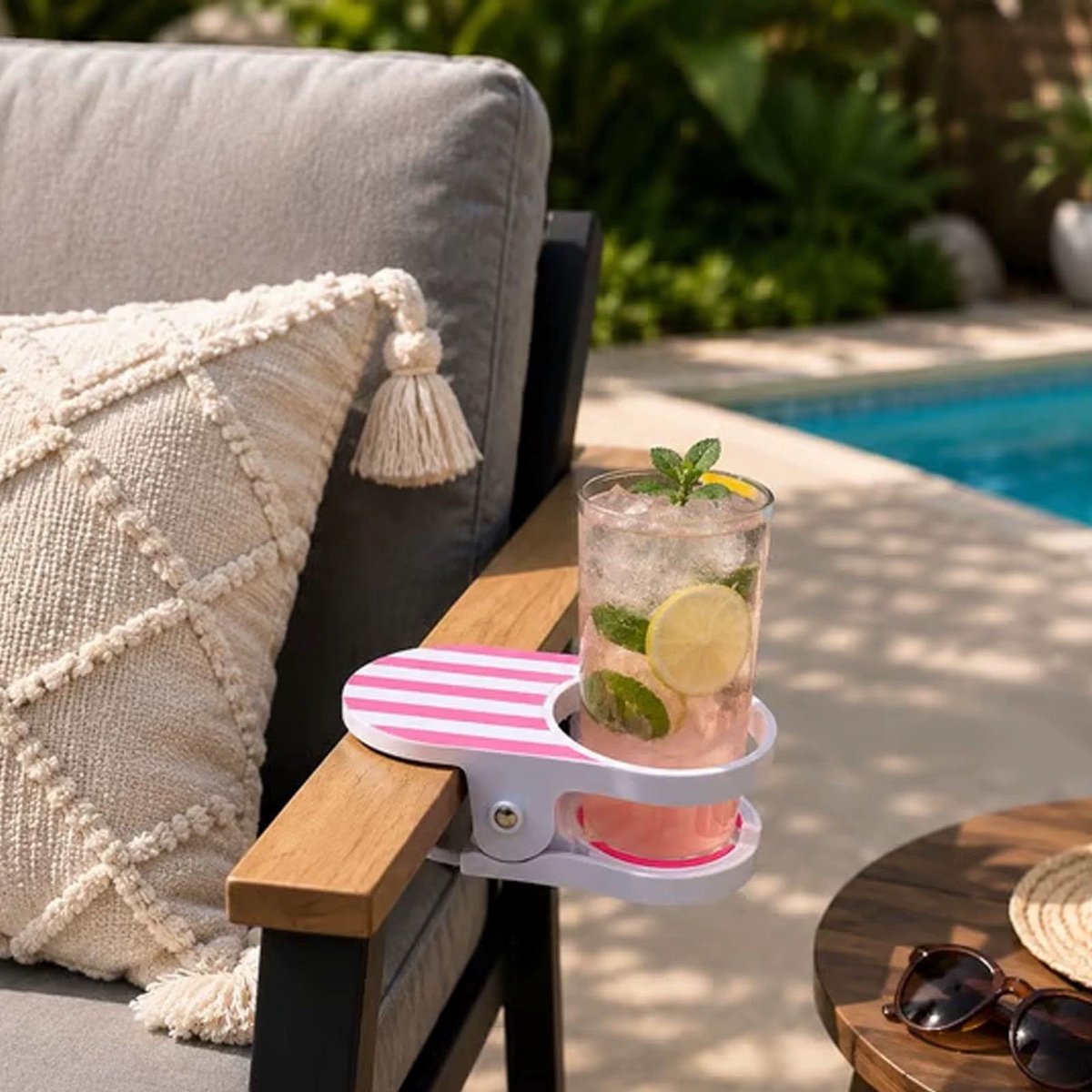Klembare Drankhouder Voor Stoelarmleuningen - Roze Wit Gestreept, Voor Glazen, Blikken en Koffiebekers-Universele Armleuning Drinkhouder Buiten, Tuin & Terras Accessoire