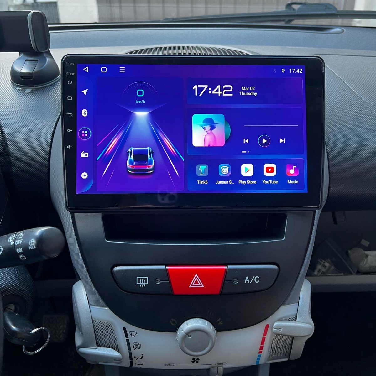 Junsun Android Autoradio Geschikt Voor Toyota Aygo Peugeot 107 Citroen C1 - GPS Navigatiesysteem - Bluetooth - 10-inch Touchscreen - WiFi - RDS - SWC - Plug & Play