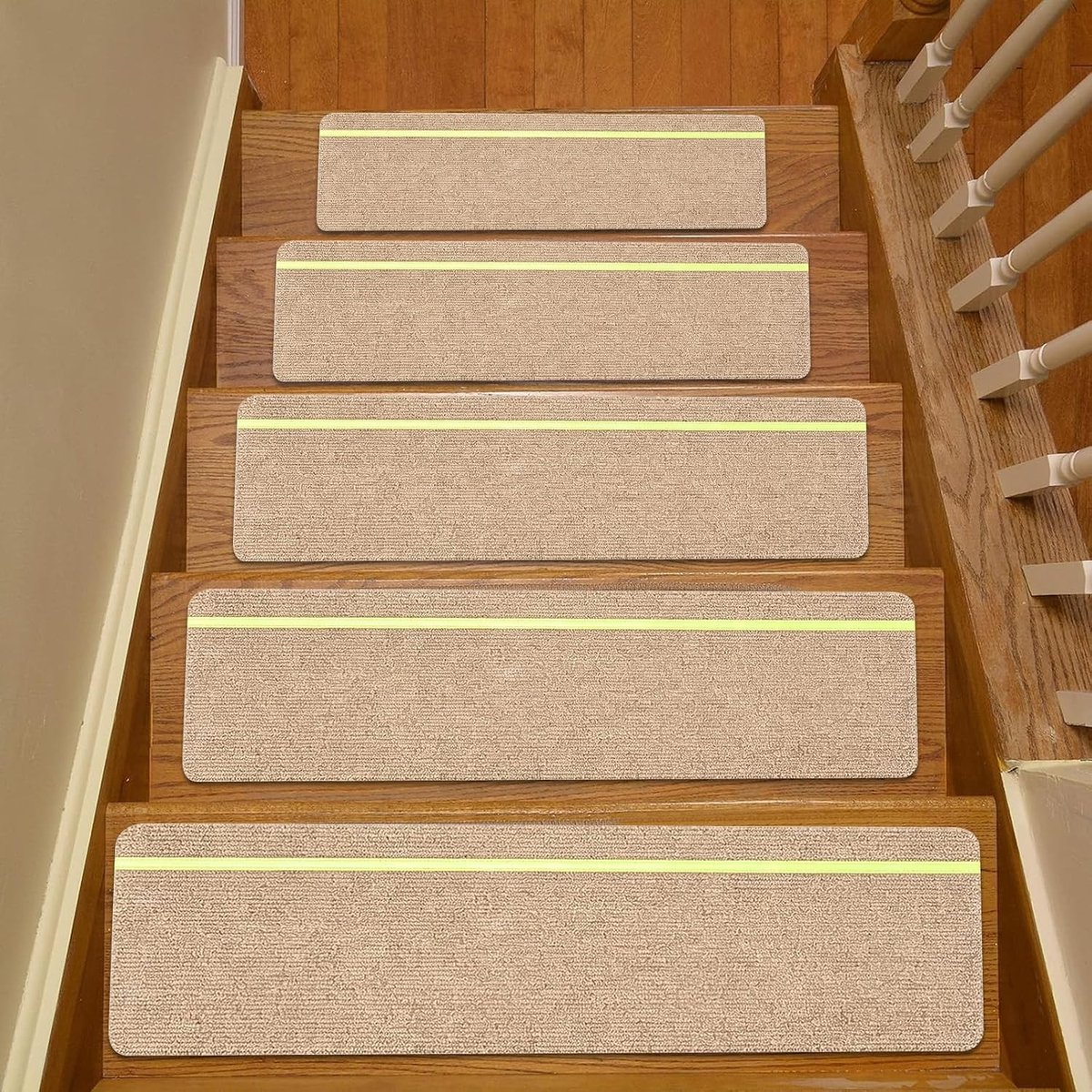 Trapmatten met Glow in Dark Strepen - 15 Stuks, Antislip, Zelfklevend, Voor Binnengebruik, Op Maat te Snijden, Ideaal voor Kinderen en Huisdieren (Beige)