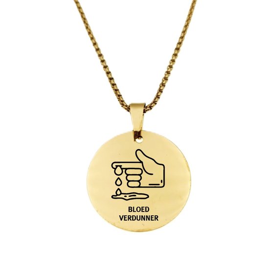 Gouden ketting met ronde hanger met zwart symbool van druppelend bloed en tekst 'BLOED VERDUNNER'.