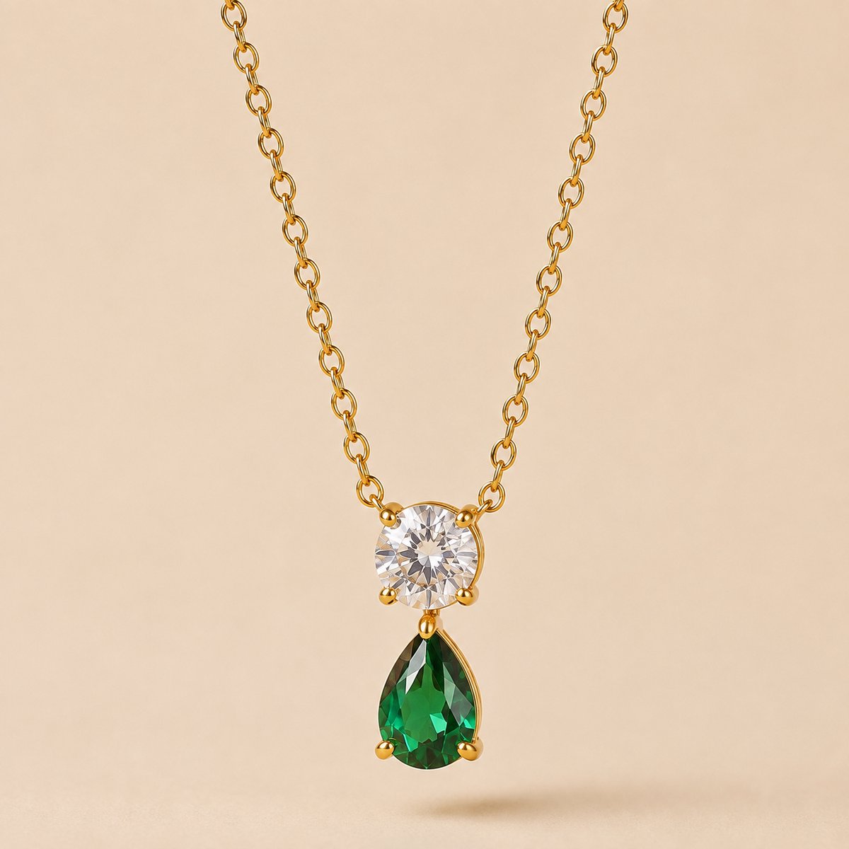 Maevi® Ketting met Geboortesteen - Maand: Mei - Kleur: Goud - Birth Stone - Geboorte Cadeau / Kraamcadeau - RVS / Stainless Steel / Roestvrijstaal - Geboorte Steen - Ketting / Necklace - Hoge Kwaliteit - Incl. Luxe Verpakking