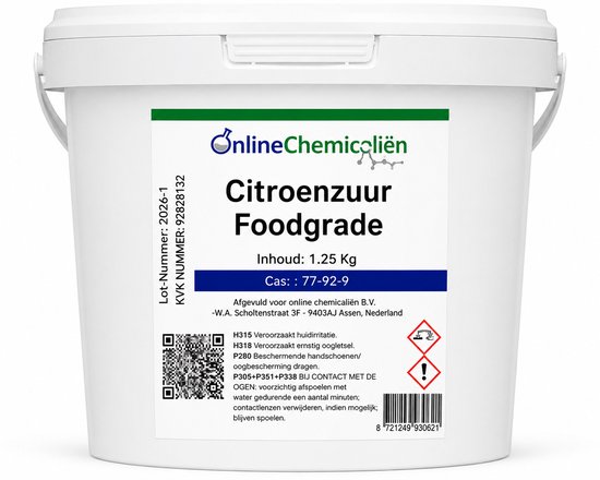 Witte emmer met groene en paarse labels. "OnlineChemicaliën Citroenzuur Foodgrade Inhoud: 1.25 Kg".
