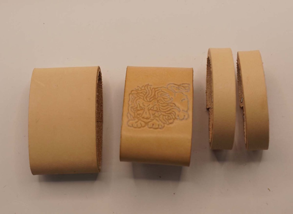 4 Lederen riem lusjes voor broekriem van 4 cm breed 1x sterrenbeeld LEEUW 3 cm breed, 2x smalle uni 1 cm breed, 1x breed uni 3 cm breed - riem lusjes die je zelf kunt verven - riem lusje vervangen omdat die verloren is