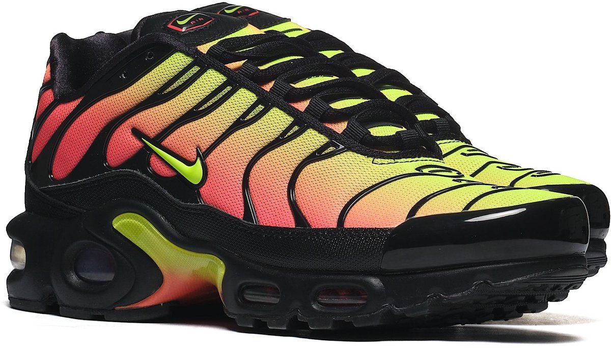 WMNS AIR MAX PLUS TN SE Zwart
