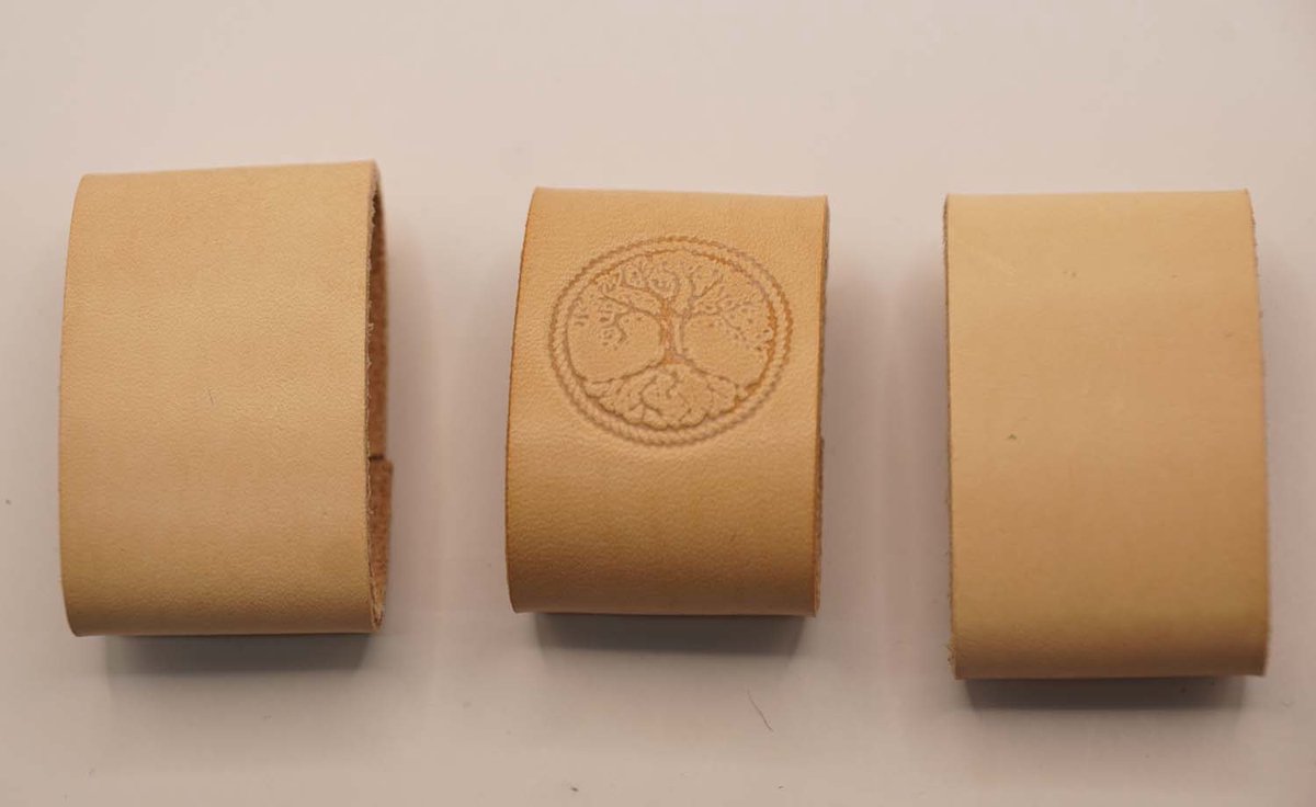 3 Lederen riem lusjes voor broekriem van 4 cm breed 2x uni, 1x levensboom - riem lusjes die je zelf kunt verven - riem lusje vervangen omdat die verloren is - riem repareren met nieuw lusje - centuur lusje repareren - leer lusje