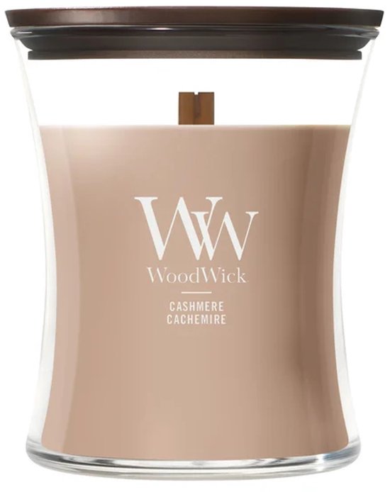 WoodWick Hourglass Medium geurkaars met bruine deksel, gevuld met taupe-kleurige was.