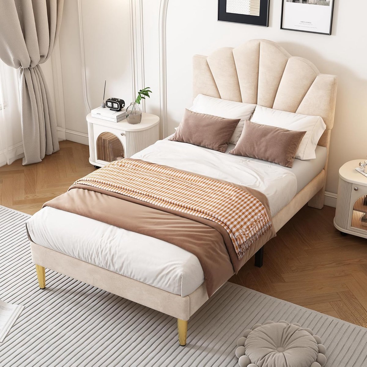Gestoffeerd Bed - Fluwelen Slaapmeubel - Comfortabel Slapen - Verstelbaar Hoofdeinde - 90x200 cm - Beige