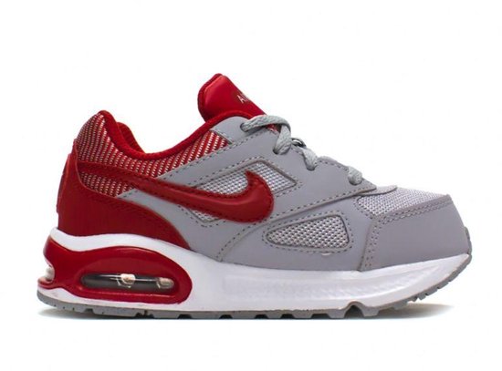 Grijze Nike Air Max sneaker met rode accenten, rode Nike swoosh en rode hiel.