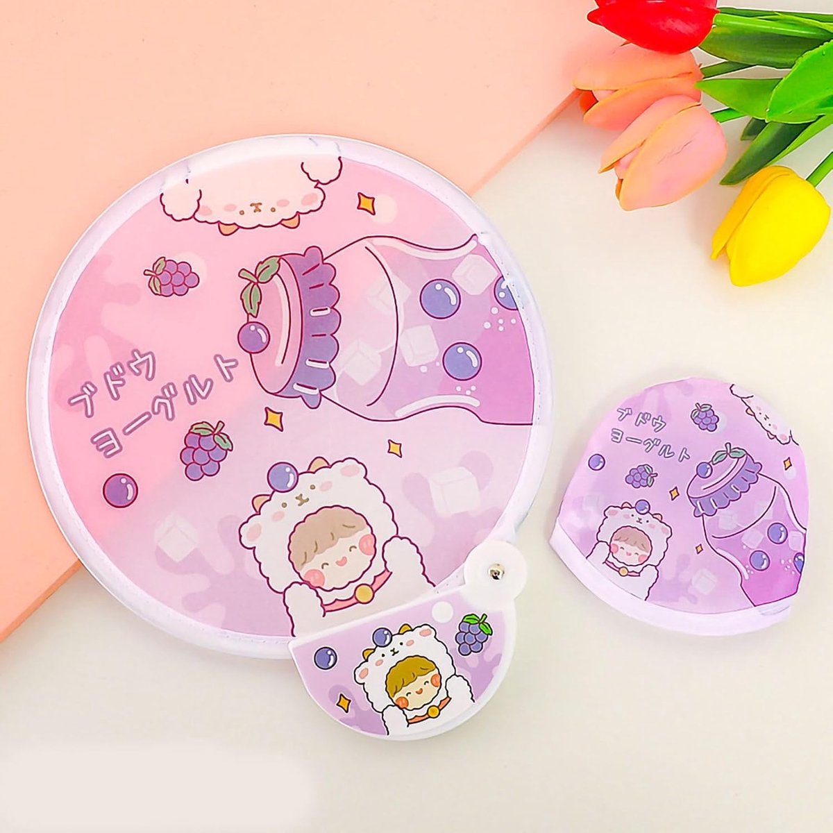Leuke vouwventilator - Handwaaier cartoon - Koelte onderweg - Opvouwbaar compact - 13x10x2 cm - Vrolijke kleuren