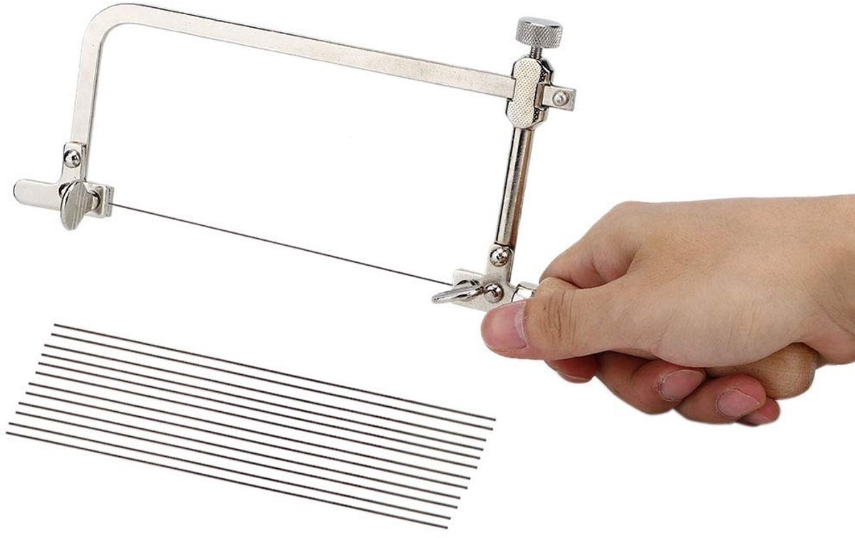 Dailygoods- Verstekzaag Houten Handvat - Beweegbare Zaagboog - 12 Zaagbladen - Houtbewerking Gereedschap - DIY Snijden - Staalzaag - Zaag