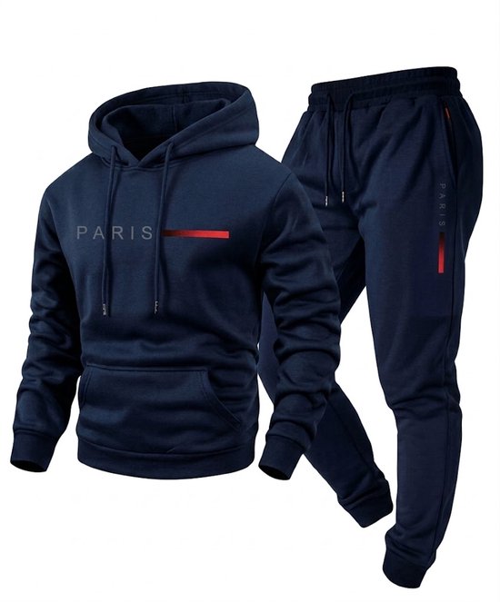 Donkerblauw trainingspak met capuchon en joggingbroek, beide met rode streep en 'PARIS' opdruk.