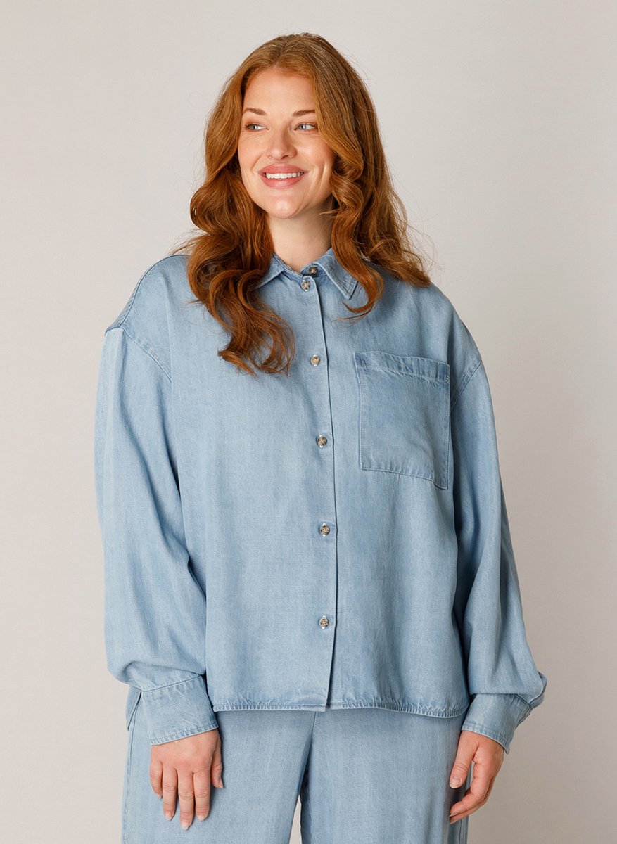 BASE LEVEL CURVY Bella denim Tops - Light Blue - maat 3(52)