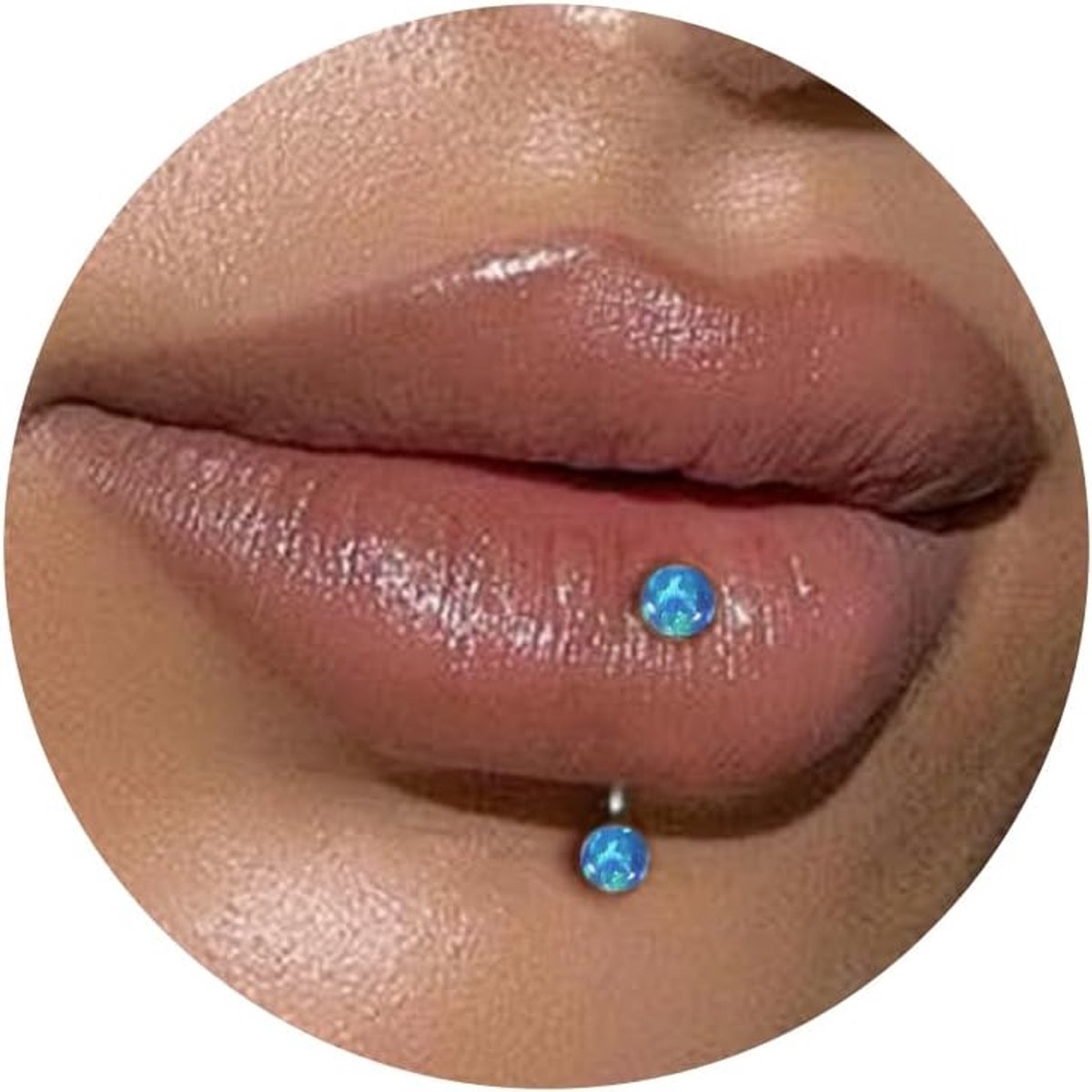 Piercingjuweel 16G - gebogen barbell - zilver met blauwe opaal - perfect voor lip of helix - ShopVlot