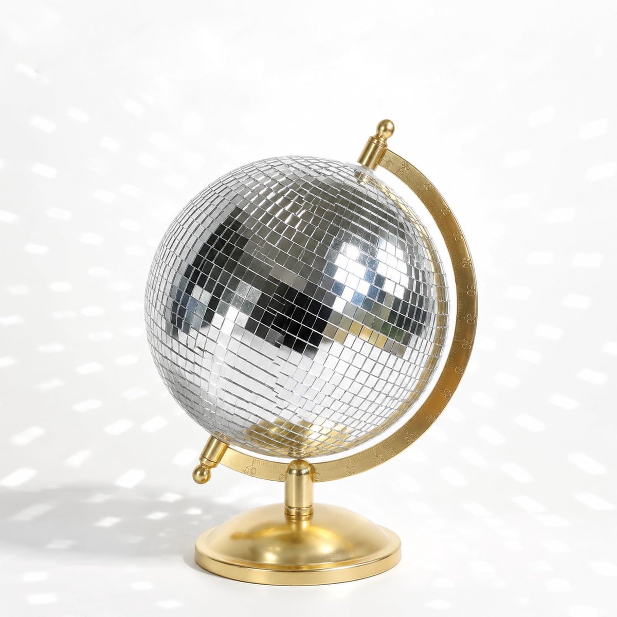 Omgoods - Disco Bal Globe Decoratie, Moderne Tafel Sculptuur in Goud