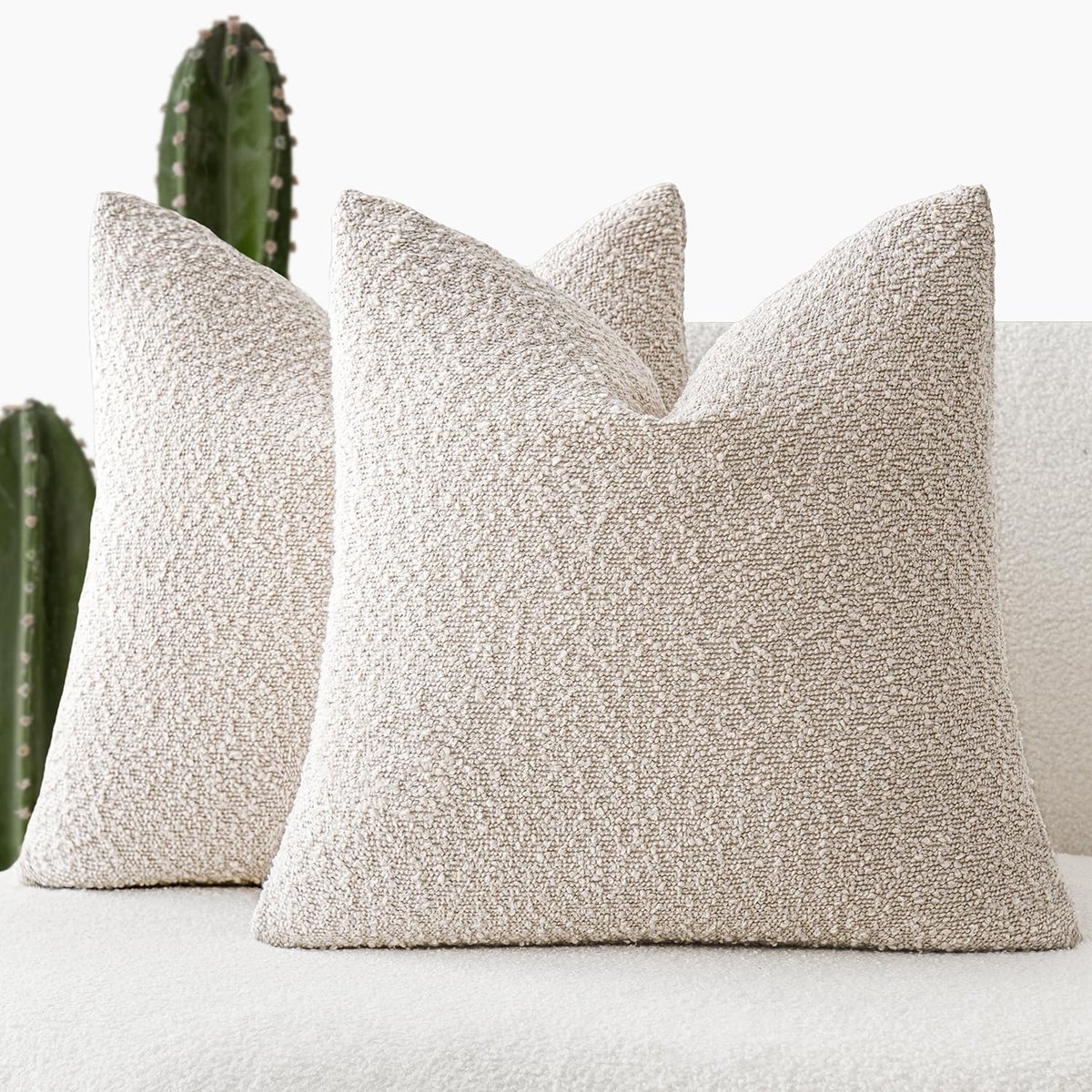Omgoods - Set van 2 Boucle Kussenhoezen 45 x 45 cm Beige