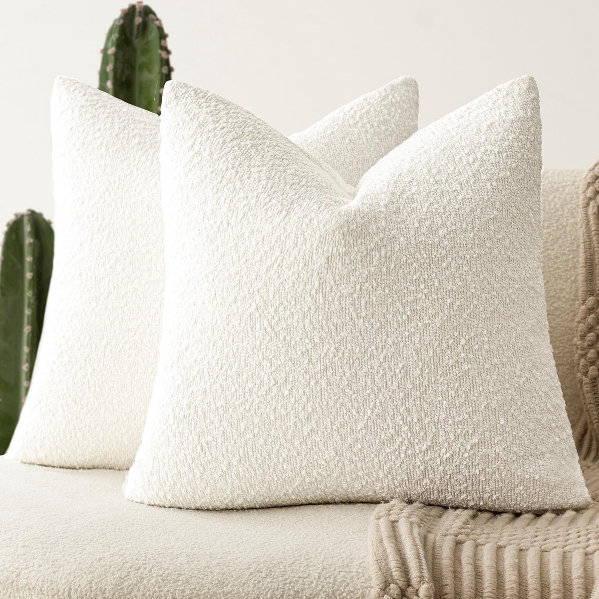Omgoods - Set van 2 Decoratieve Bouclé Kussenhoezen 50x50 cm Crème