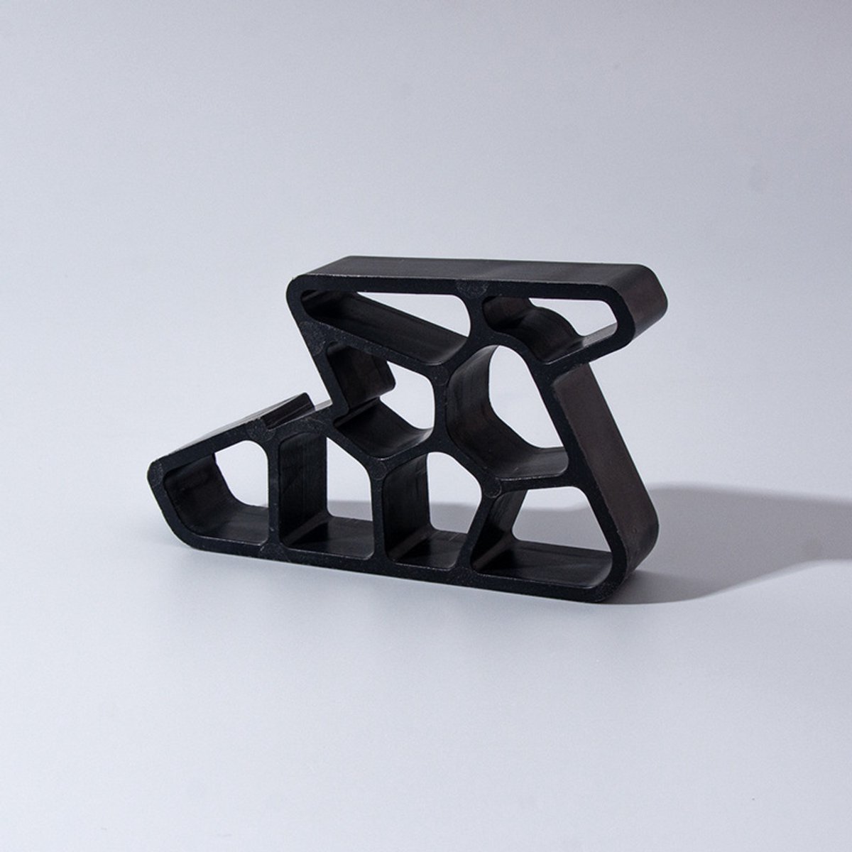 Raamstoppers zonder boren, set van 2, wigvormige raamstoppers voor erkerramen, herbruikbare raamstoppers voor ventilatieopeningen, geschikt voor thuis, appartement, kantoor en hotel, Zwart