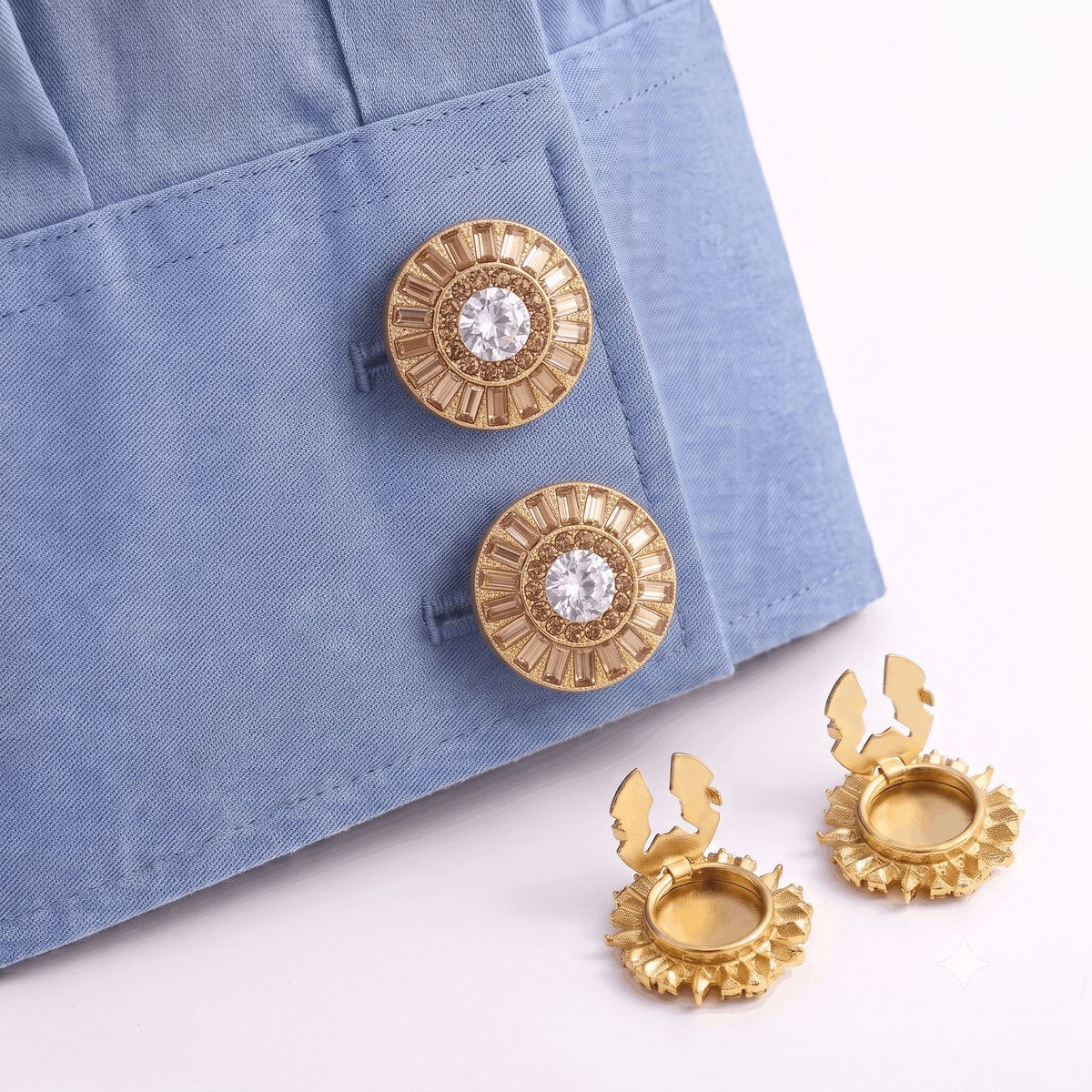 Button Covers Set van 2 - Knoop Covers voor Overhemden & Blouses - Zonnestraal Motief met Baguette Kristallen - Manchetknopen Alternatief - Accessoires Cadeau - Bruin