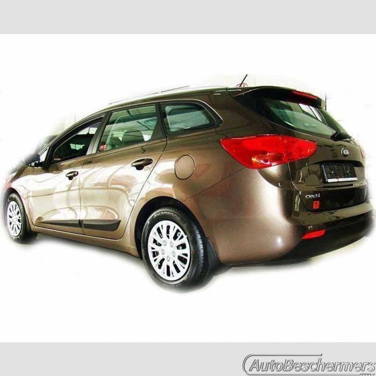 Stootlijsten set zwart voor Kia Ceed SW Stationwagon 05.2012-. De stootstrips zijn zelfklevend. Set a 4 stuks (#0042)