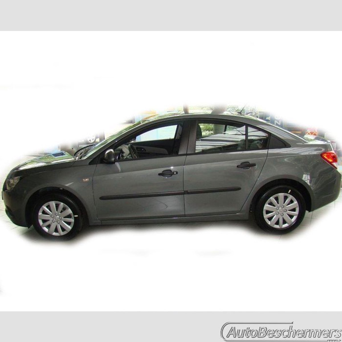 Stootlijsten set zwart voor Chevrolet Cruze 05.2009-. De stootstrips zijn zelfklevend. Set a 4 stuks (#0001)