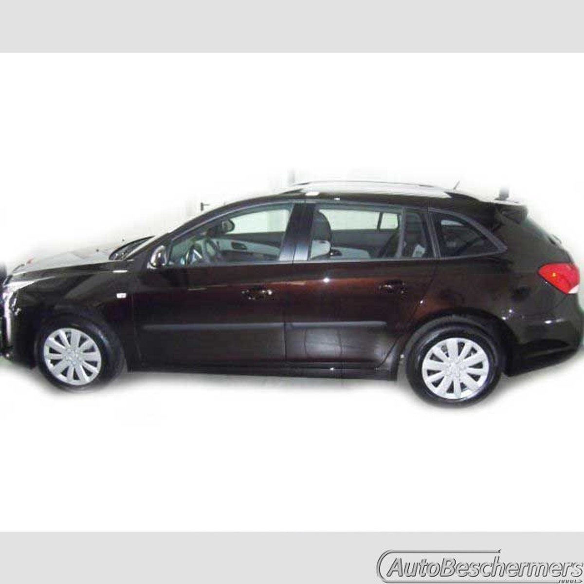 Stootlijsten set zwart voor Chevrolet Cruze Stationwagon 08.2011-. De stootstrips zijn zelfklevend. Set a 4 stuks (#0001)