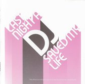Albumhoes met de tekst 'LAST NIGHT A DJ SAVED MY LIFE' in witte letters op een roze achtergrond met schaduwen.
