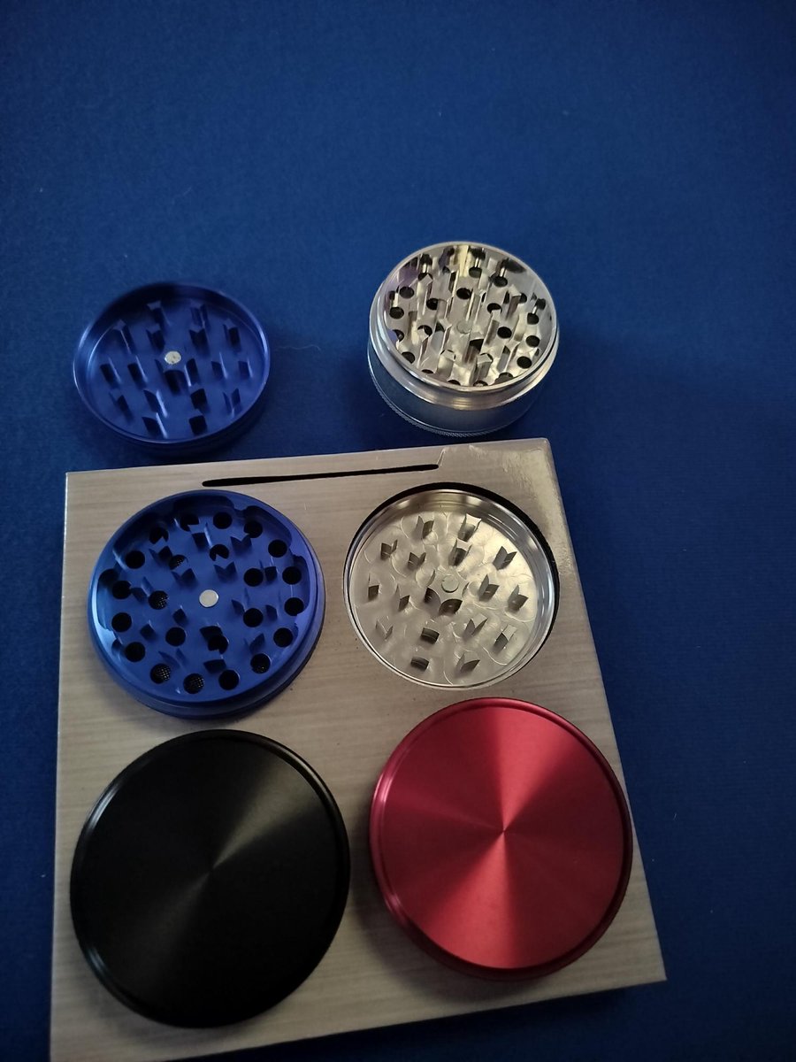 4 GRINDER ALUMINIUM