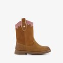 Cognackleurige cowboylaars van suède met roze accenten en een ster. Laars met ritssluiting aan de zijkant.