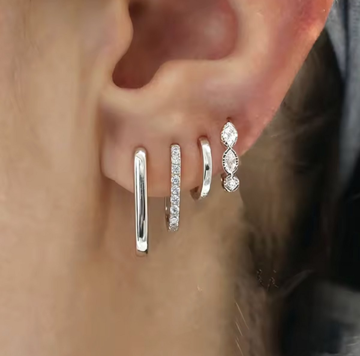 Oorbellen Set - 4 stuks - Kleur: Zilver - Luxe Oorbellen - Incl. Cadeauverpakking - Oorhangers / Oorring / Oorknopjes - Hoge Kwaliteit RVS - Stainless Steel / Roestvrijstaal - Verkleurt Niet - Oorbellen Set - Oorbellen Vrouwen / Dames