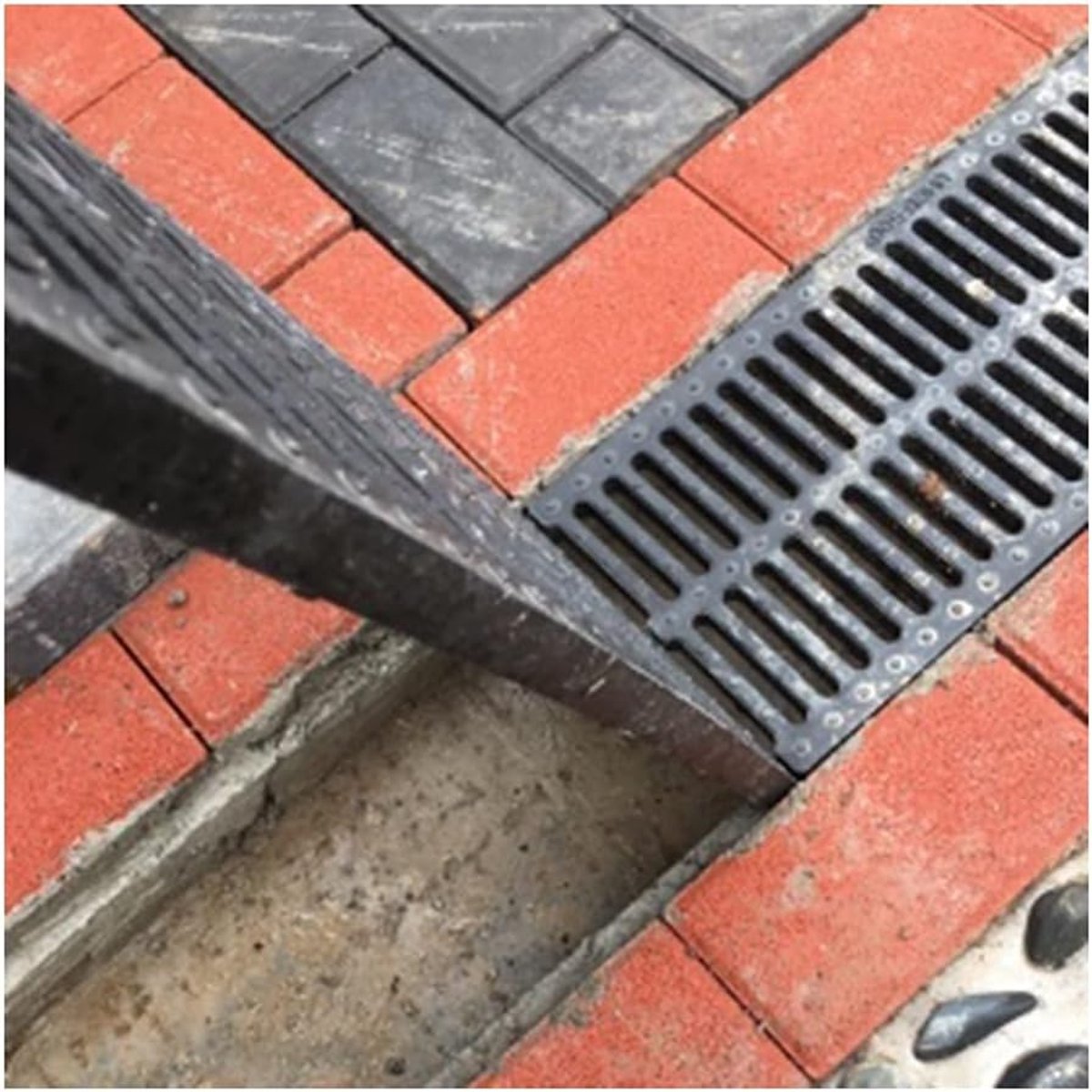 Drainagerooster - Vloerrooster - Water Afvoeren - Geurvrij en Anti-verstopping - Op Maat Te Snijden - Zwart