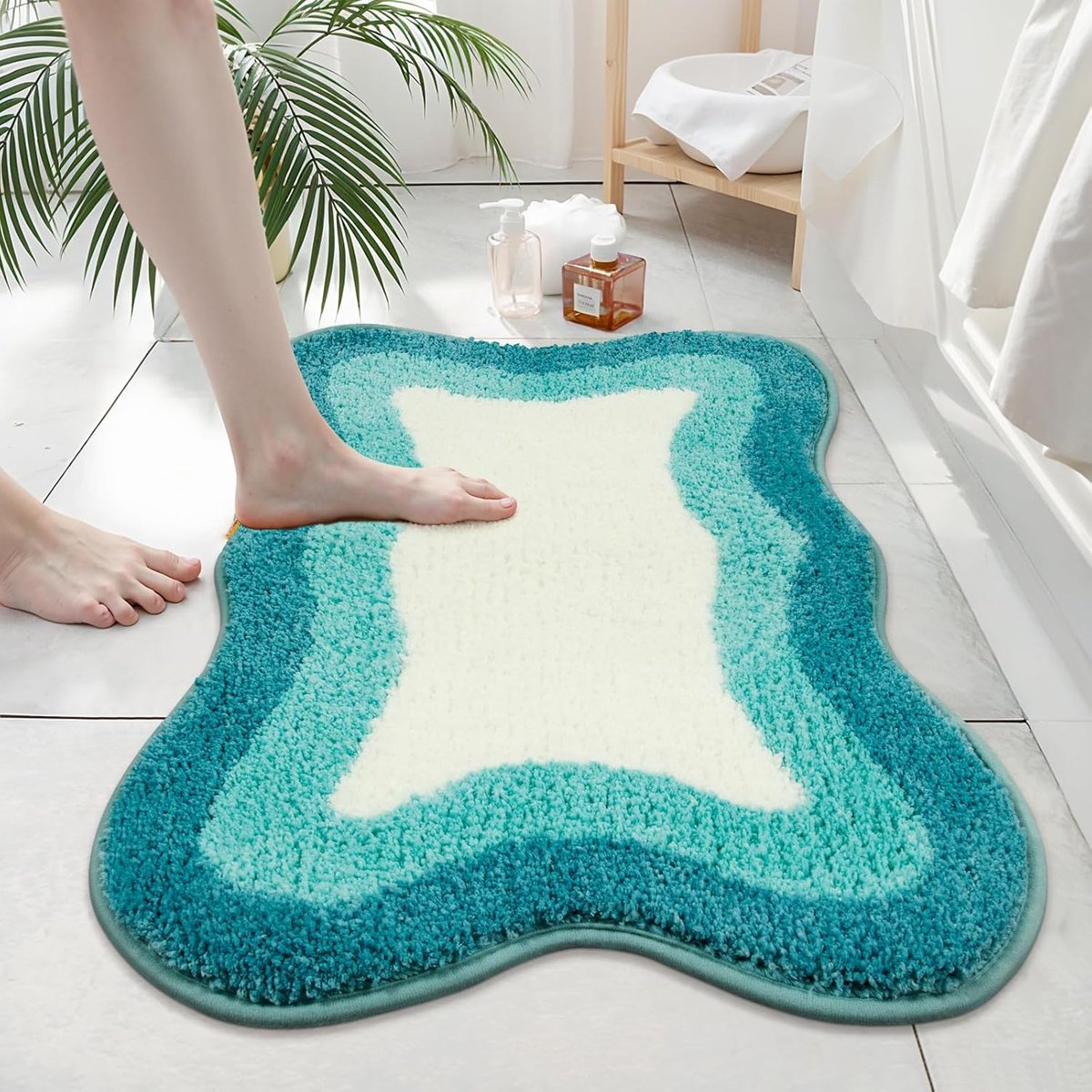 Badkamermat van microvezel, 60x90 cm, zacht, antislip, lichtblauw kleurverloop, absorberend, wasbaar en Geschikt voor badkuipen en douches.