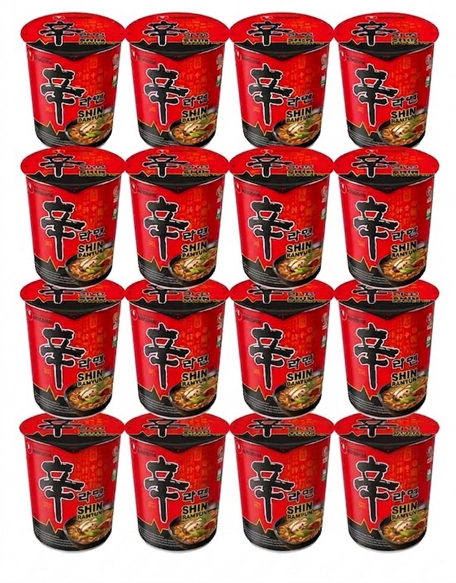 PREMIUM VOORDEELVERPAKKING: 24 x 68g Nongshim Shin Ramyun Cup – Authentieke Pittige Koreaanse Voordeelverpakking Topkwaliteit Noedels – Instant Soep – Inclusief Kajal Sticker