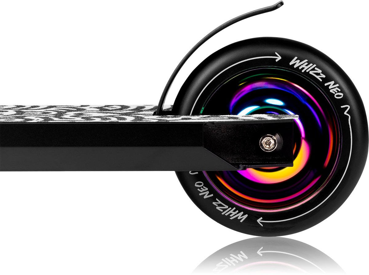 Lionelo Whizz Neo Freestyle Step + Fietshelm voor kinderen – 110 mm PU High Rebound Wielen – ABEC-9 Lagers – HIC Compressiesysteem – Breed T-Bar Stuur – Antislip Aluminium Deck – Neochrome Afwerking – Stuntstep tot 100 kg – Lichtgewicht 3,6 kg — afbeelding 9