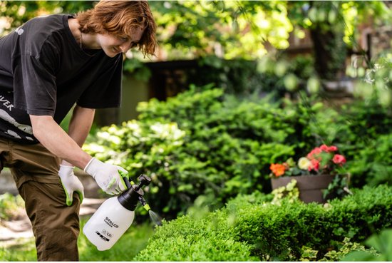 STR Stalco Garden - Handmatige Drukspuit - 1,5l - HDPE - Regelbare Sproeikop — afbeelding 3