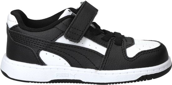 Zwarte en witte Puma sneaker met klittenbandsluiting en geperforeerde neus.