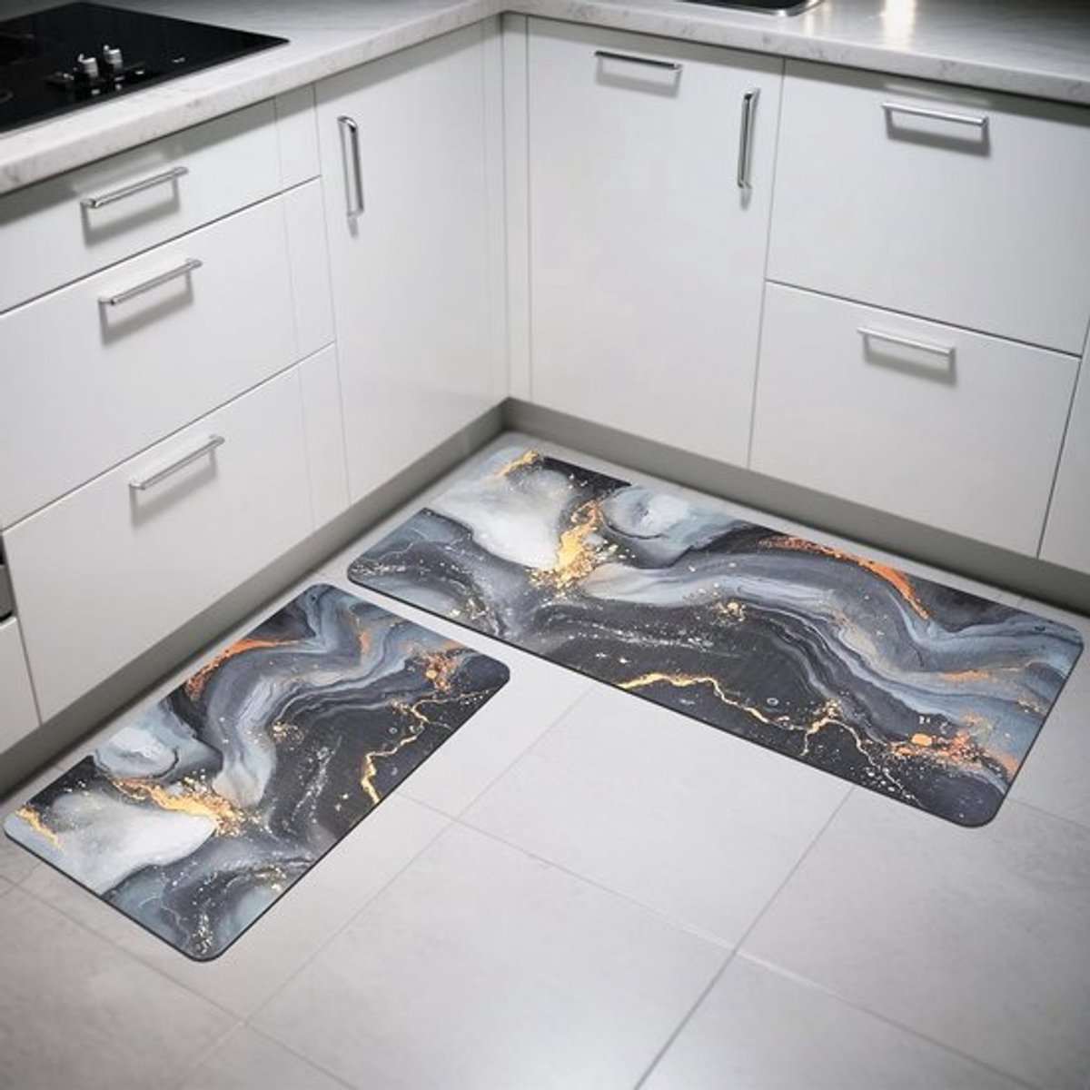 Set van 2 Antislip Keukenmatten voor Vermoeidheidsreductie, Waterdicht, Geschikt voor Keuken, Hal en Badkamer - Zwart, Goud en Grijs Marmerdesign