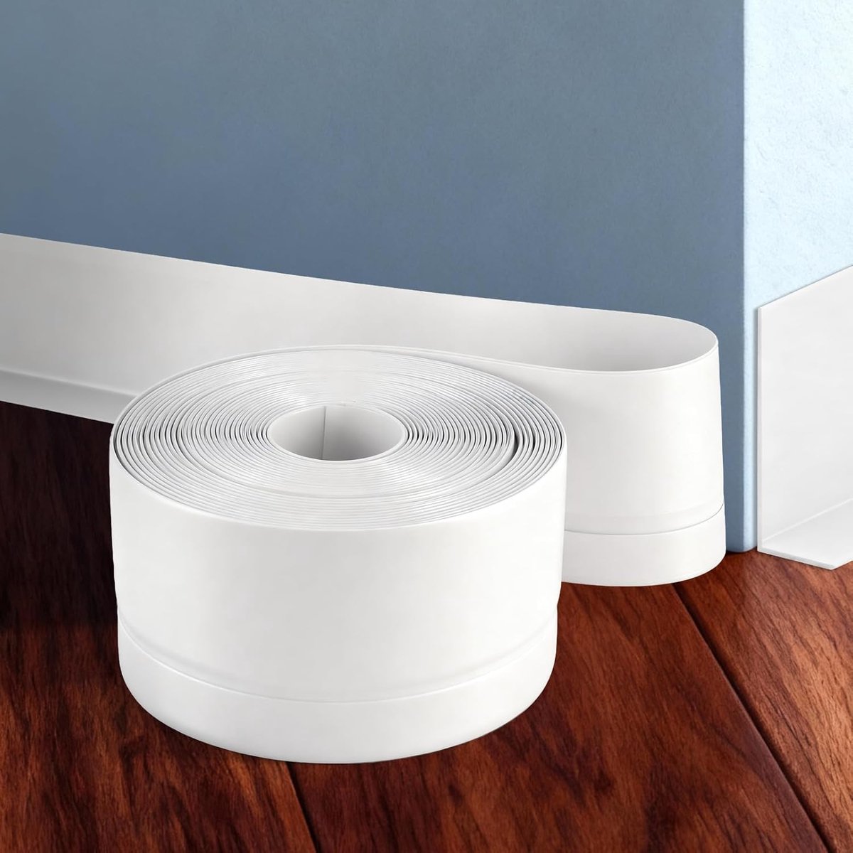 SnelShoppen - Zelfklevende Decoratieve Plinten 800 cm x 7 cm van PVC, Witte Skirting Bord voor Keuken en Badkamer, Duurzaam en Slijtvast